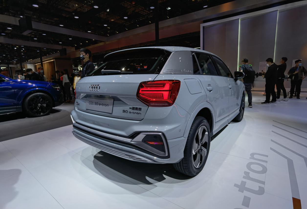 2021上海车展直击:奥迪q2l e-tron改款车型亮相