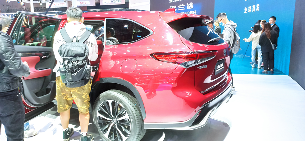 子弹说车丨一汽丰田皇冠陆放发布