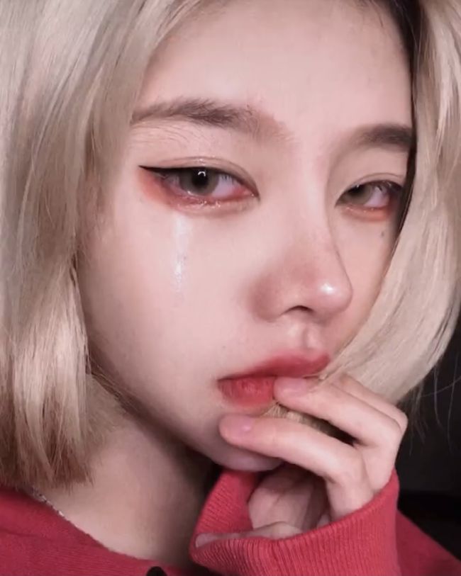 不愧是p图达人西红柿再次秀出新高度把自己p成了男孩子