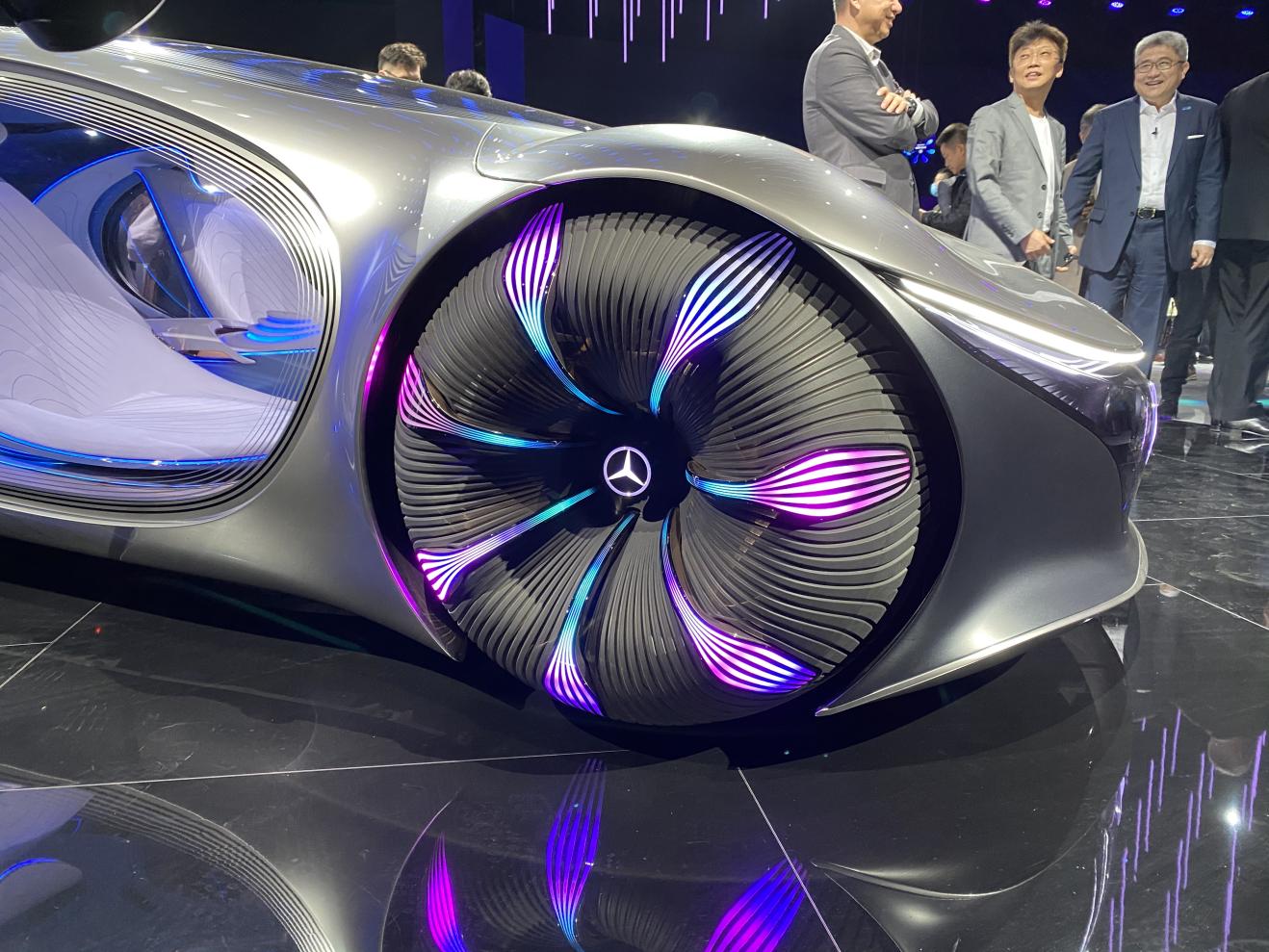 上海车展:梅赛德斯-奔驰vision avtr概念车亮相