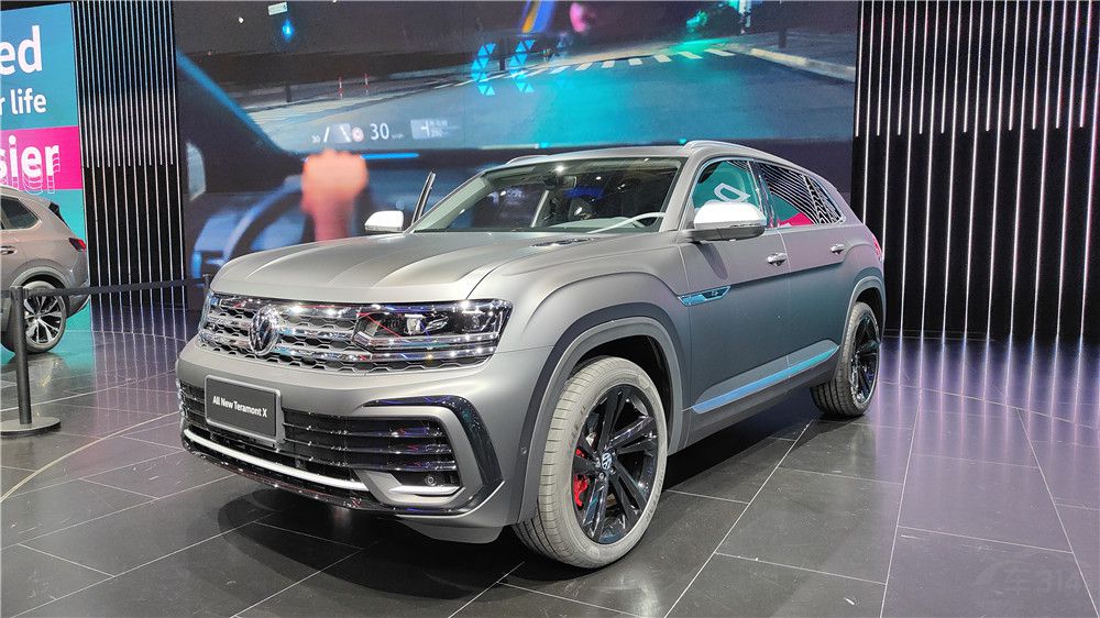 2021上海车展更年轻时尚实拍全新大众途昂x