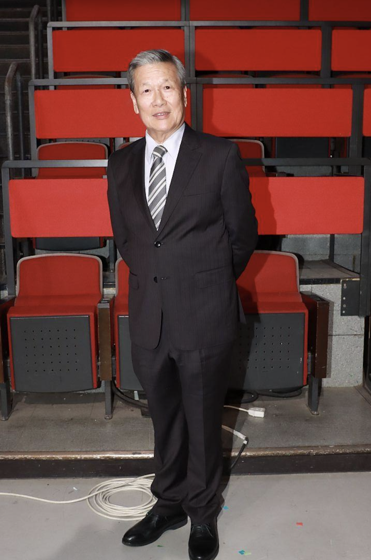 香港资深艺人刘江在2020年tvb举办的万千星辉颁奖礼上,公开了离巢的