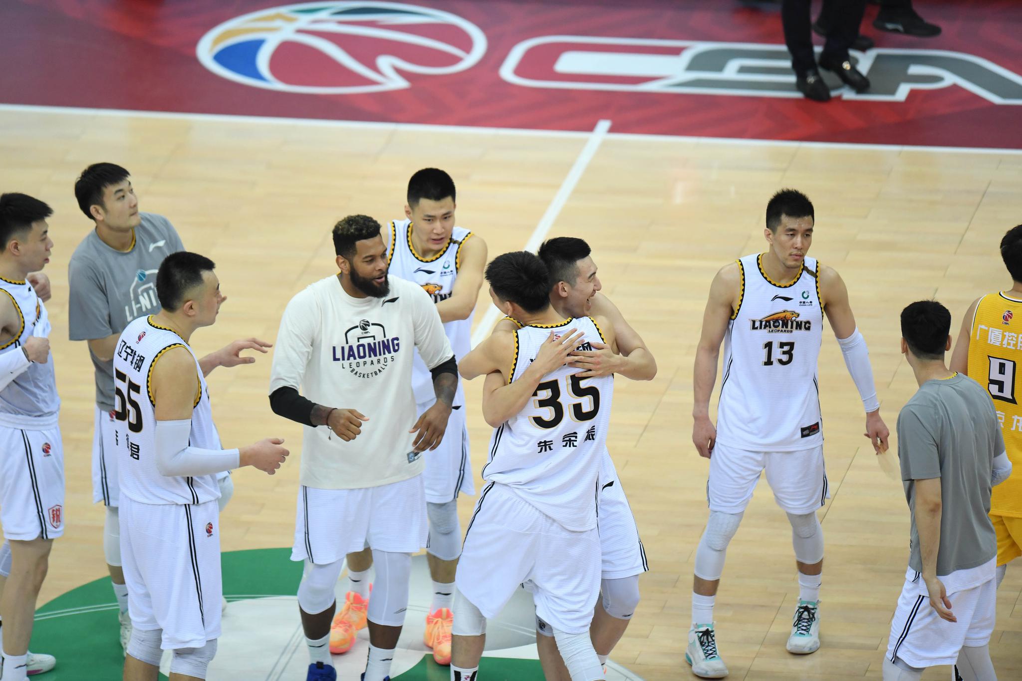 篮球cba季后赛辽宁本钢队晋级四强