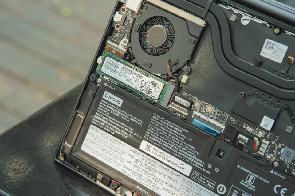 换上11代酷睿标压i5之后,让我们重新回顾联想yoga 14s - 11300h对比