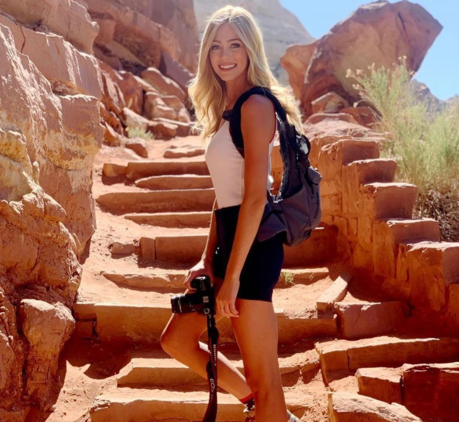 据悉,霍纳塞克的千金名叫艾比,由于霍纳塞克年轻时候就是个标志的