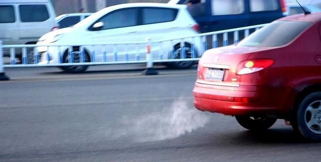 汽车冒白烟怎么办?如果是第三种情况就要注意了!