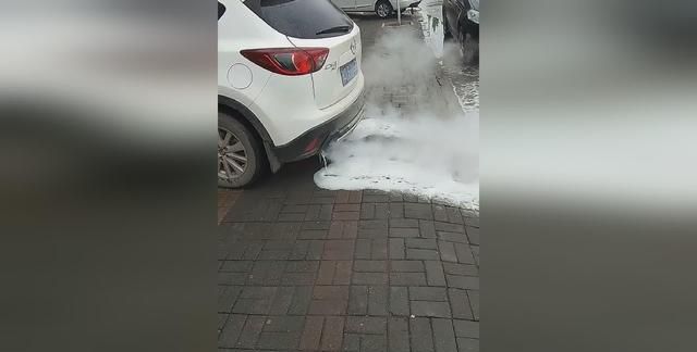 汽车冒白烟怎么办?如果是第三种情况就要注意了!