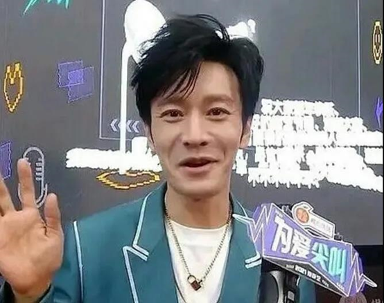 44岁黄晓明暴瘦26斤身体亮红灯人到中年最挥霍不起的是健康