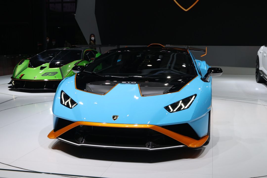 2021上海车展丨赛道王者兰博基尼汽车携三款重磅车型亮相