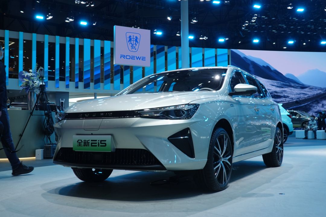 2021上海车展丨内外饰全面升级续航501km全新荣威ei5亮相