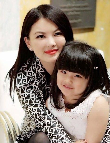 《小舍得》：“妈妈是为了你好”,是扎在孩子心里的针,越深越痛休闲区蓝鸢梦想 - Www.slyday.coM