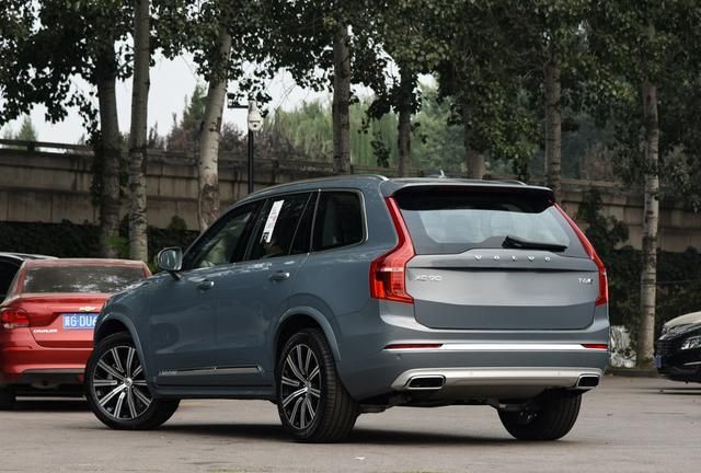 2021款沃尔沃xc90,7.7秒破百,油耗7.7l,全时四驱越野优秀