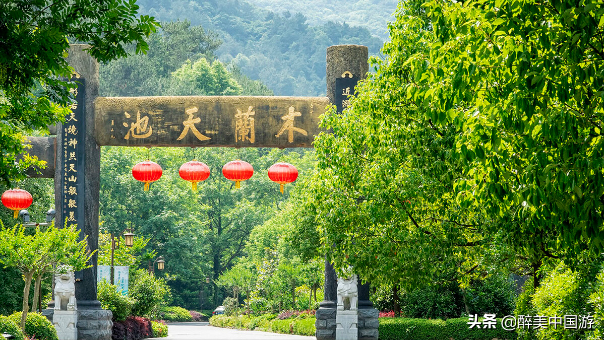 外婆茶阁等,还可以欣赏蒙古包,观看木兰演艺场,穿过外婆桥,去外婆文化