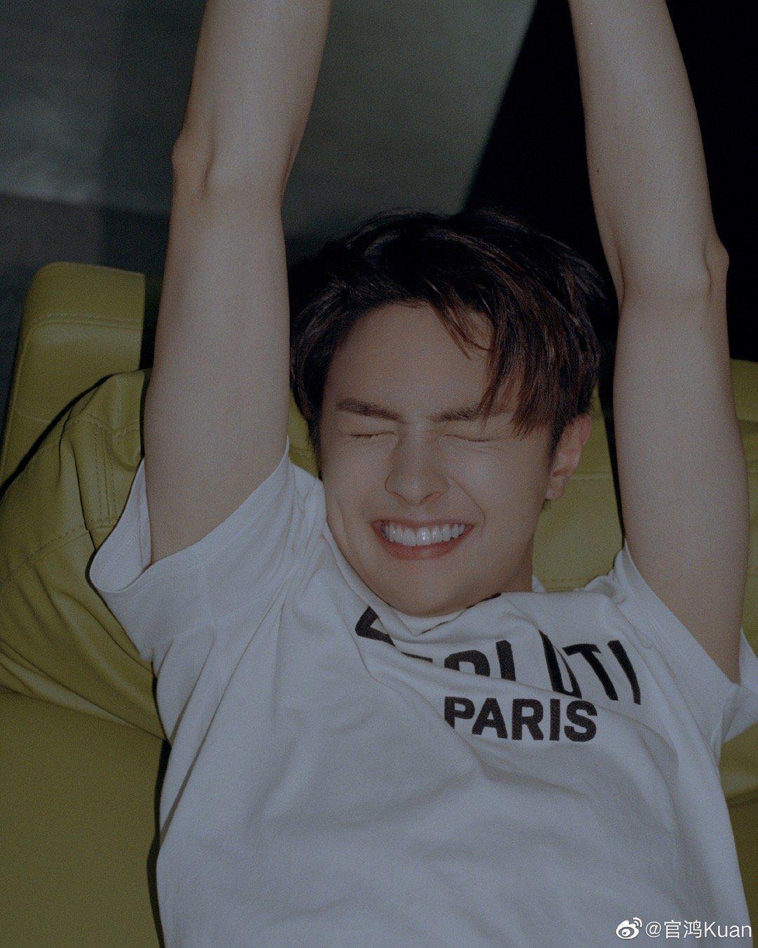 一直就非常喜欢帅气又温柔的官鸿