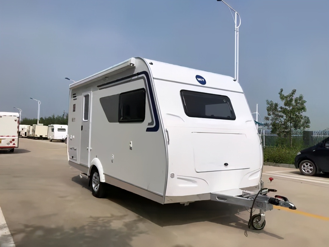 简约外观又实力可靠的出行大白迷野480拖挂房车