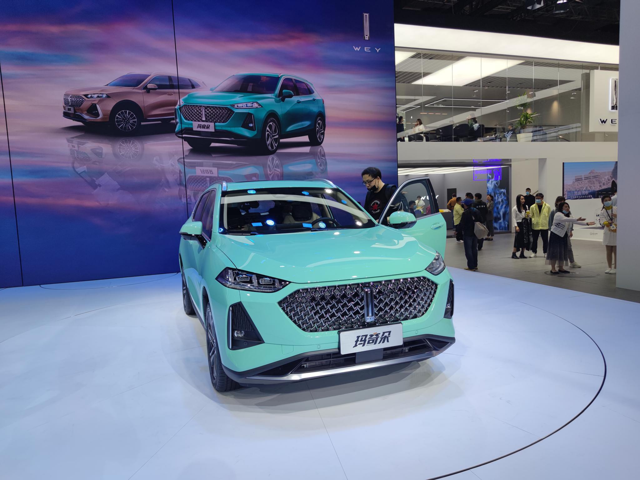 wey玛奇朵亮相上海车展这大屏你受得了吗