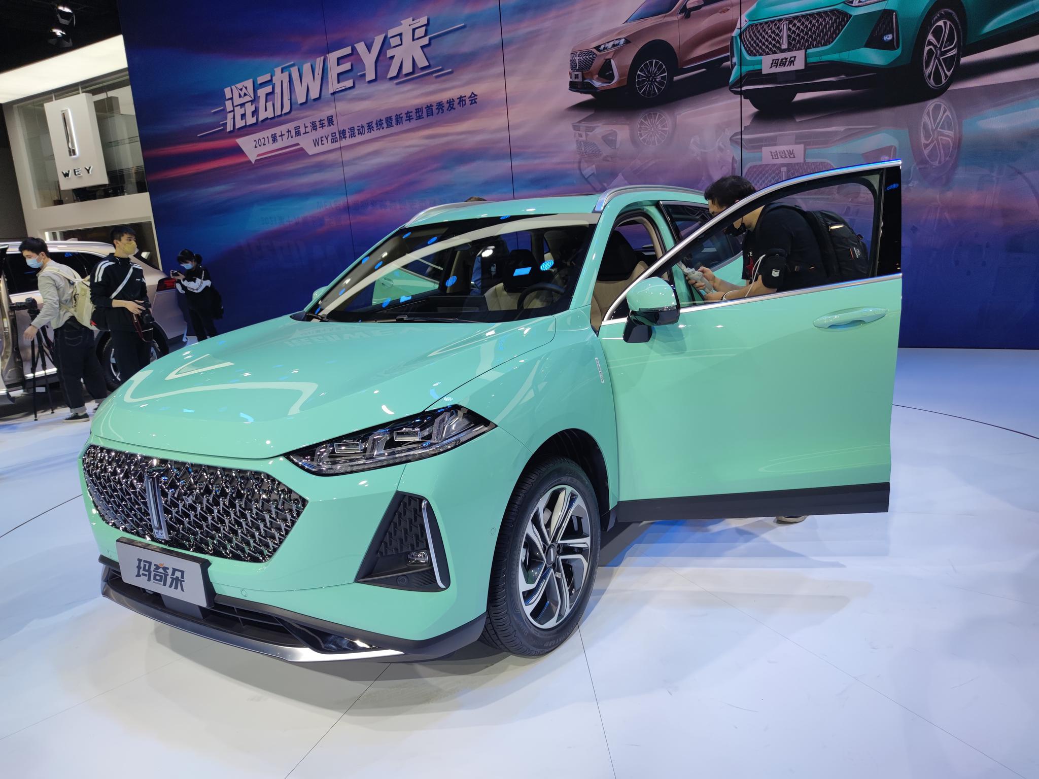 wey玛奇朵亮相上海车展这大屏你受得了吗