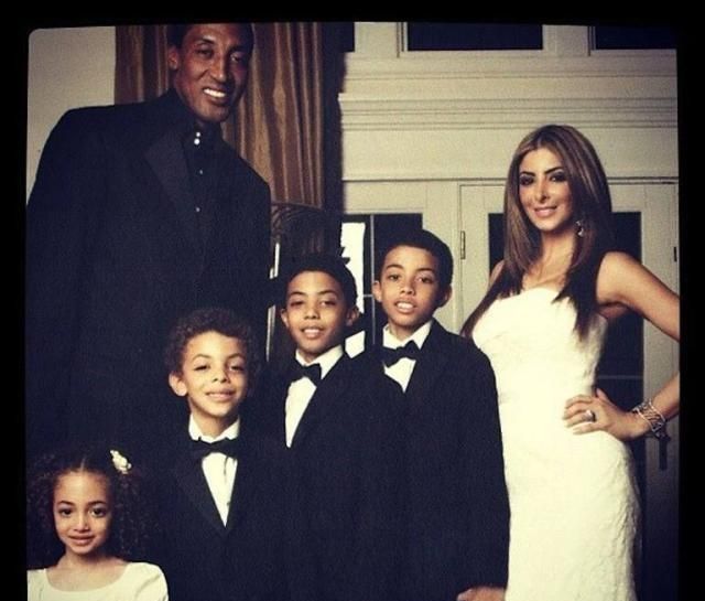 悲痛!皮蓬33岁大儿子去世,和4个女儿生8个孩子,已失去1儿1女休闲区蓝鸢梦想 - Www.slyday.coM 悲痛!皮蓬33岁大儿子去世,和4个女儿生8个孩子,已失去1儿1女休闲区蓝鸢梦想 - Www.slyday.coM