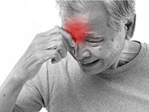 脑血管堵塞头部3个变化藏不住发现一个也要重视起来