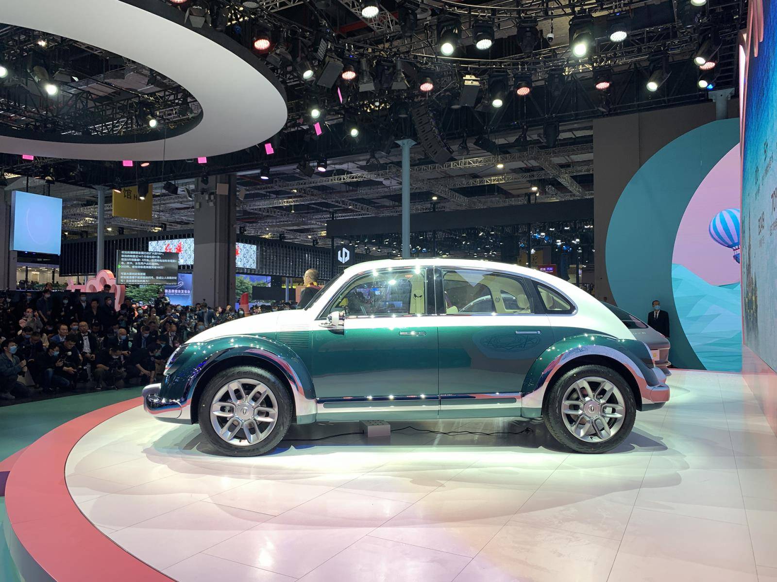 上海车展:欧拉"复古猫"正式亮相 造型复古/满满的情怀