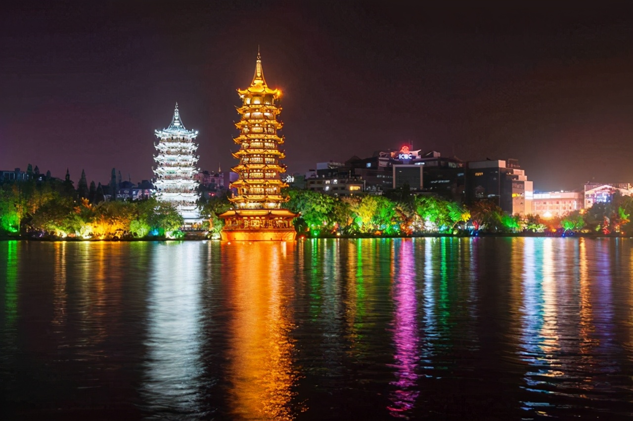 桂林市内夜景图片