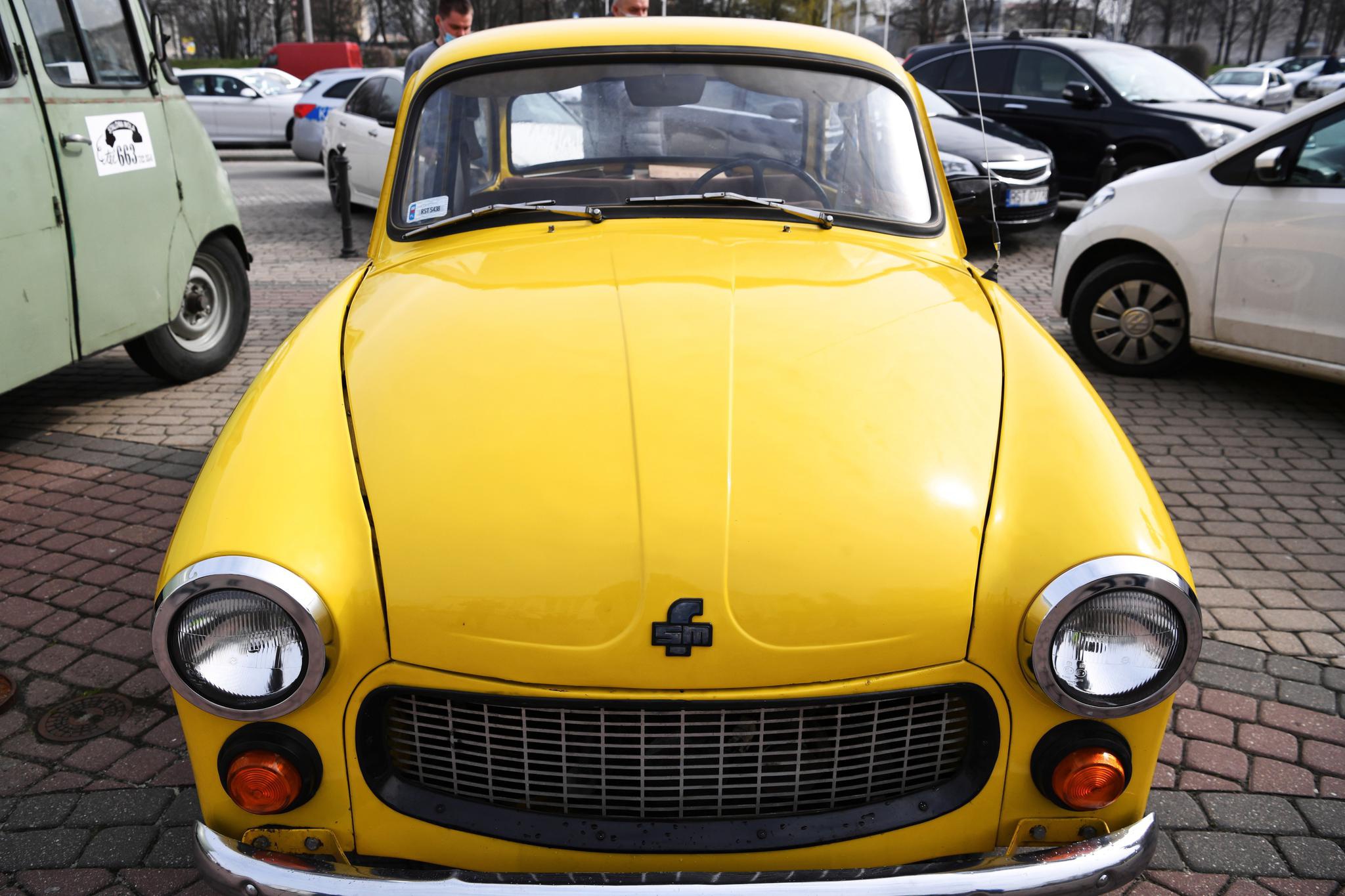 波兰老爷车展-新浪汽车