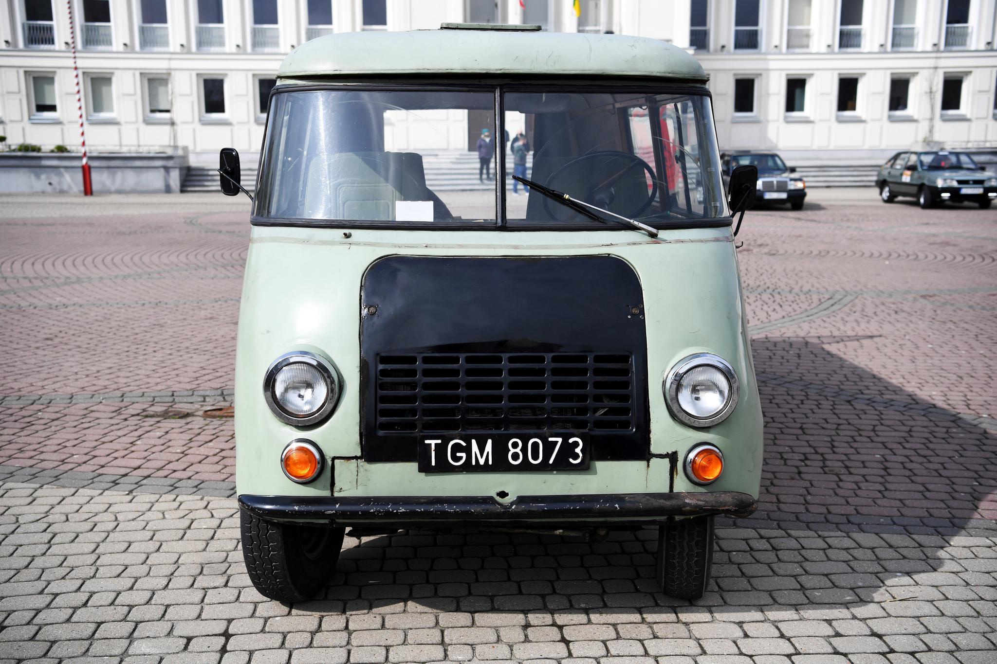 波兰老爷车展-新浪汽车