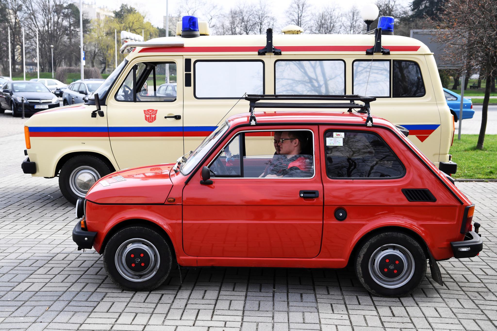 波兰老爷车展-新浪汽车