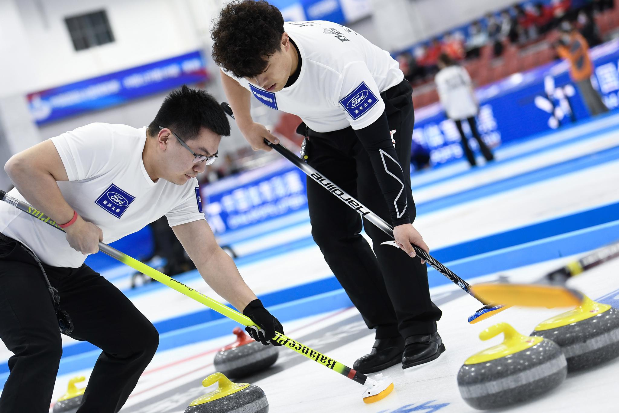 冰壶中国公开赛哈尔滨市队战胜上海队