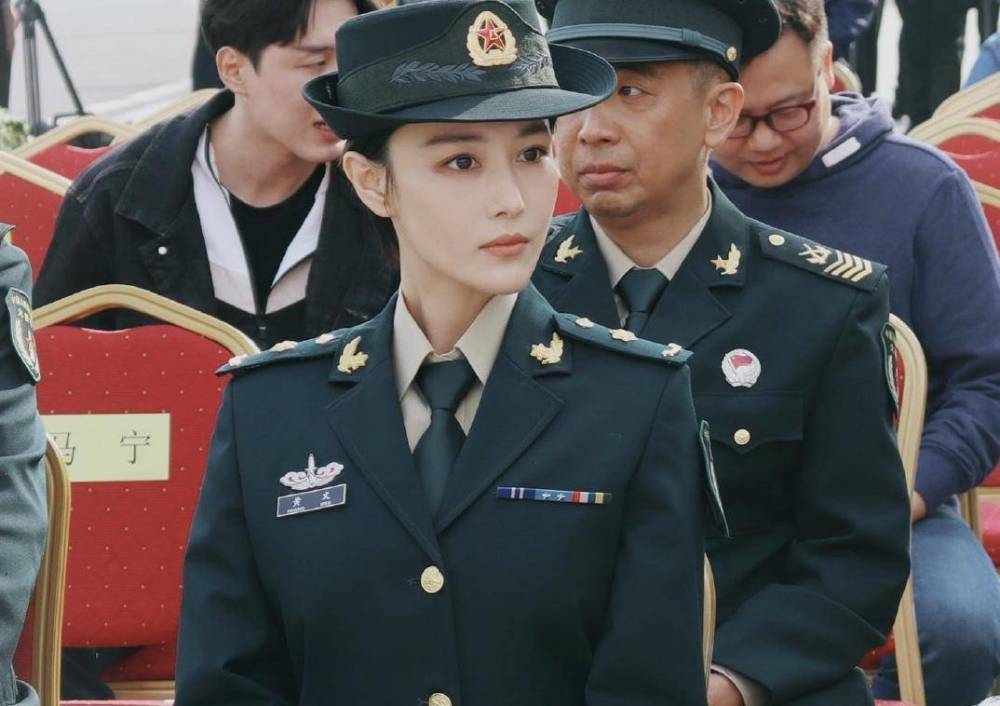 《号手就位》原著:颜亦冰的出现,是夏拙的人生污点