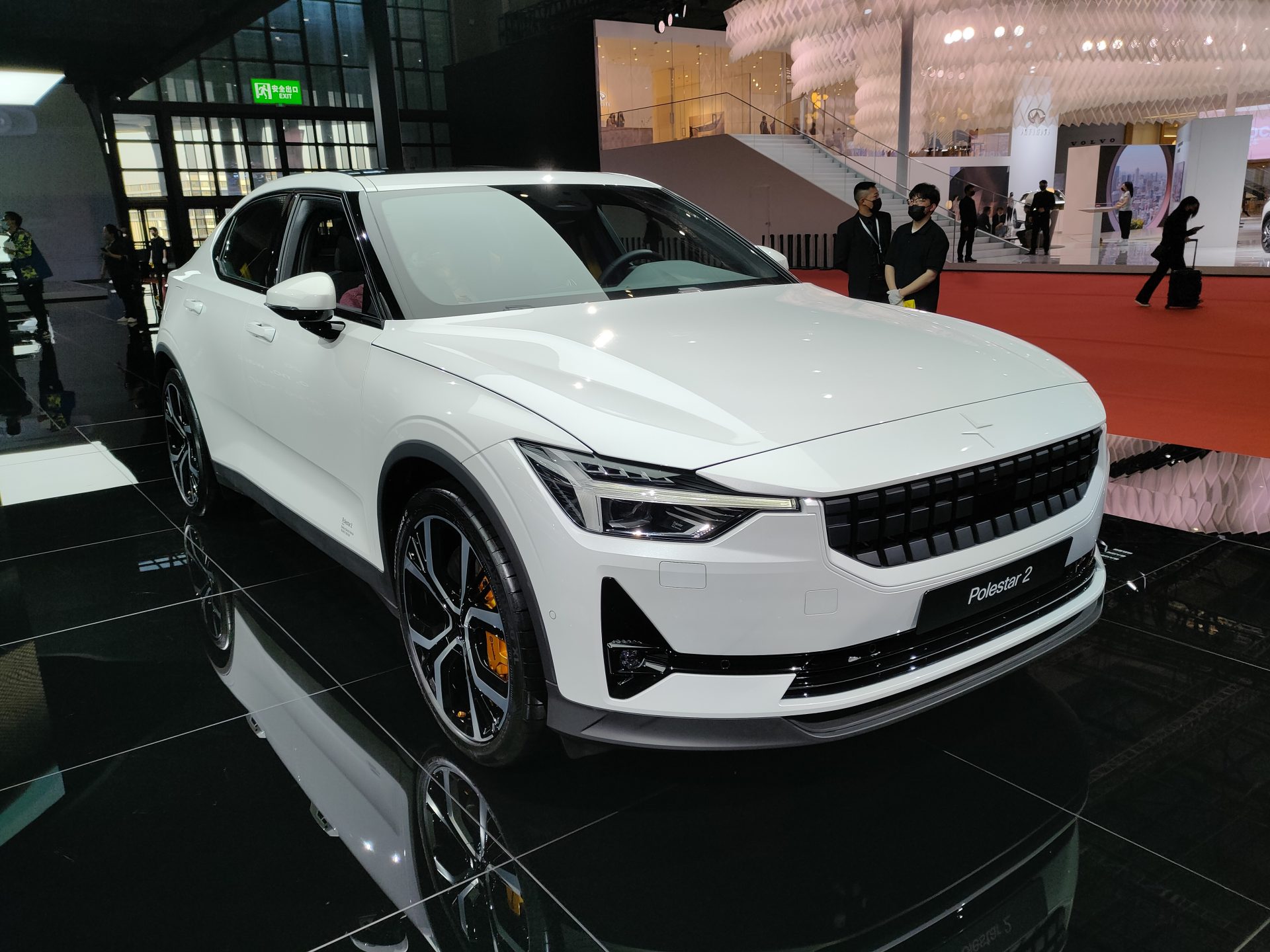 2021上海车展巡礼极星2发布全新产品系列