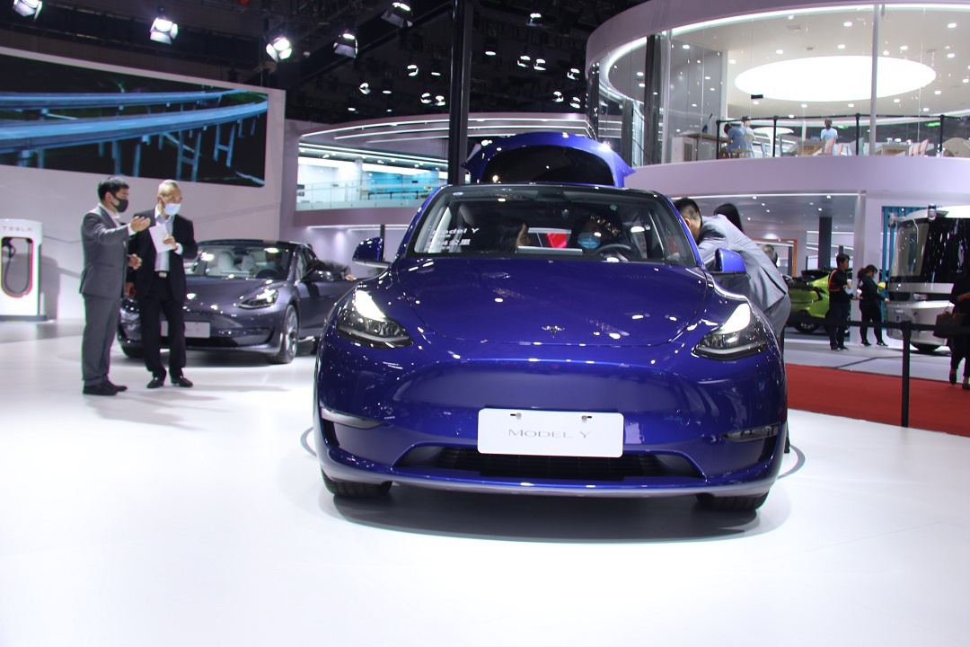 2021上海车展丨搭载前后双电机四驱系统 国产特斯拉model y亮相