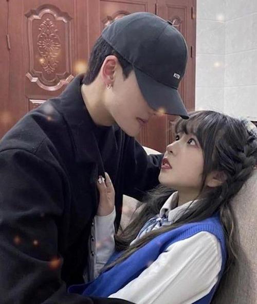 郝一点只是背后资本的工具人带火万小七后又来一个新闺蜜