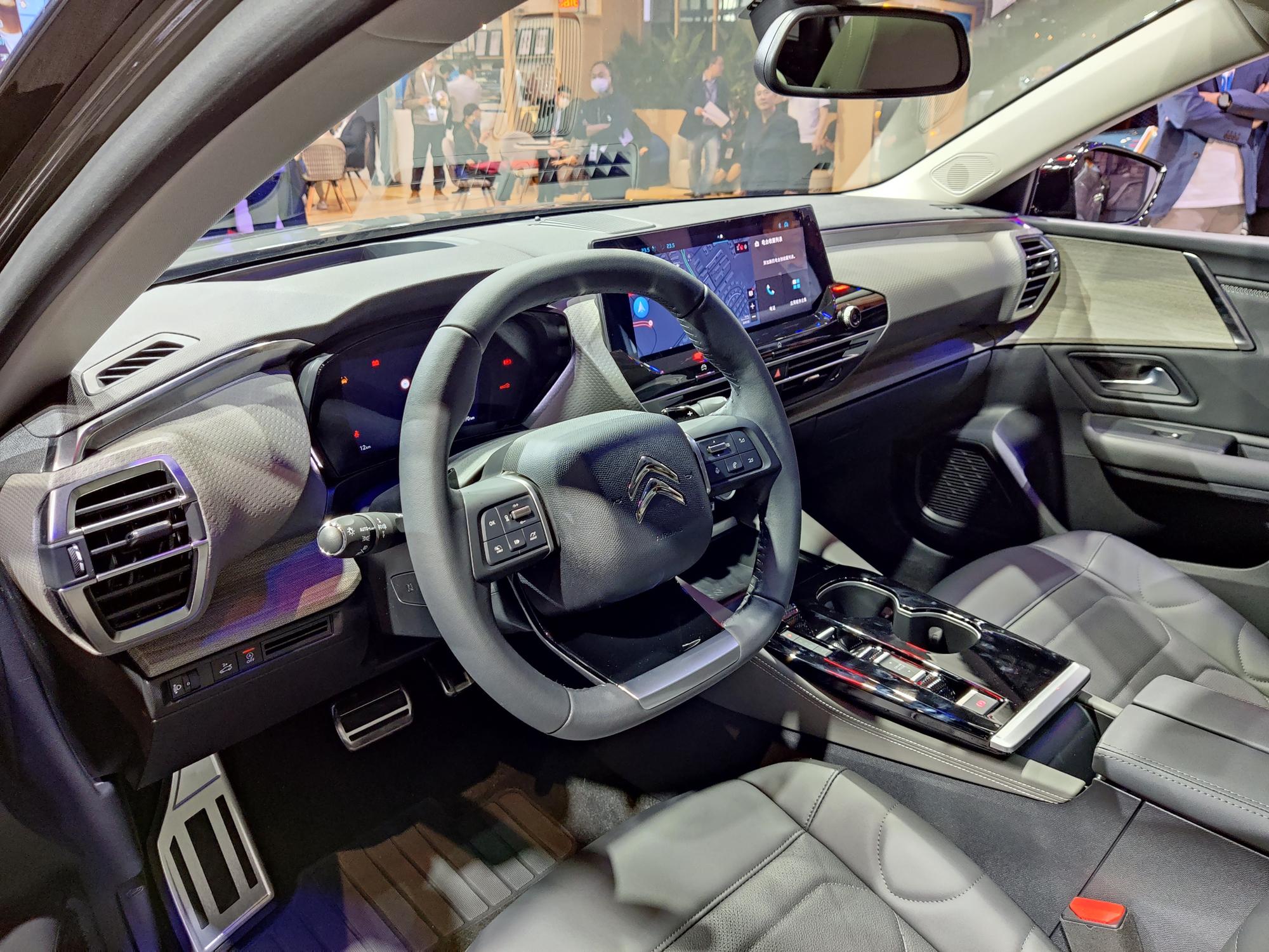 内饰首次公开上海车展实拍雪铁龙凡尔赛c5x全新设计给几分