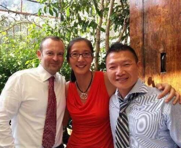 李月明与另外一位排球运动员赖亚文在进攻方面可以有效搭配,形成一种