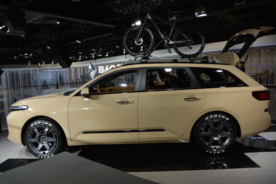 奢华低调 2021上海车展实拍新宝骏valli改装车