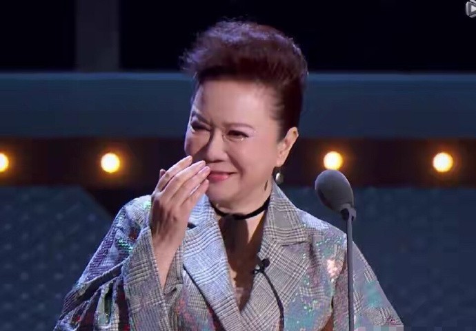 新闻看点# 前几天老牌笑星蔡明老师参与《吐槽大会》的一段视频上了