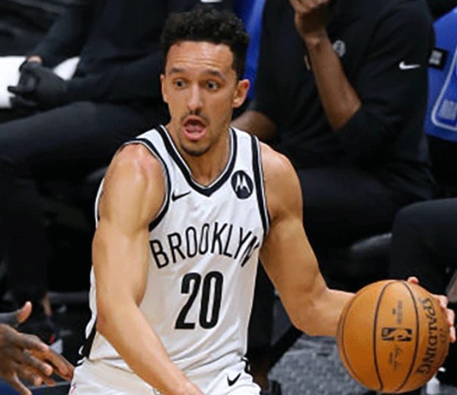 我只是做出正确的选择,我相信我的队友|队友|沙梅特|篮网_新浪新闻