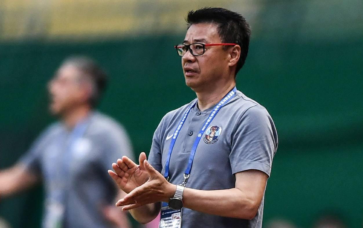 吴金贵神换人青岛队42秒后就进球中超又有一个巴坎布