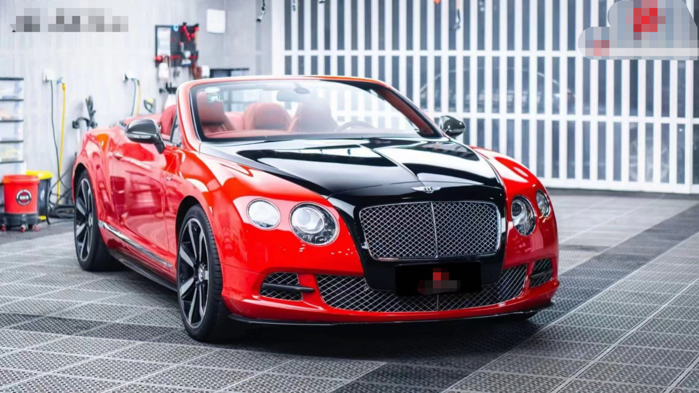 宾利欧陆gt改色双拼改色膜 多伦多红 钢琴黑色亮眼不?