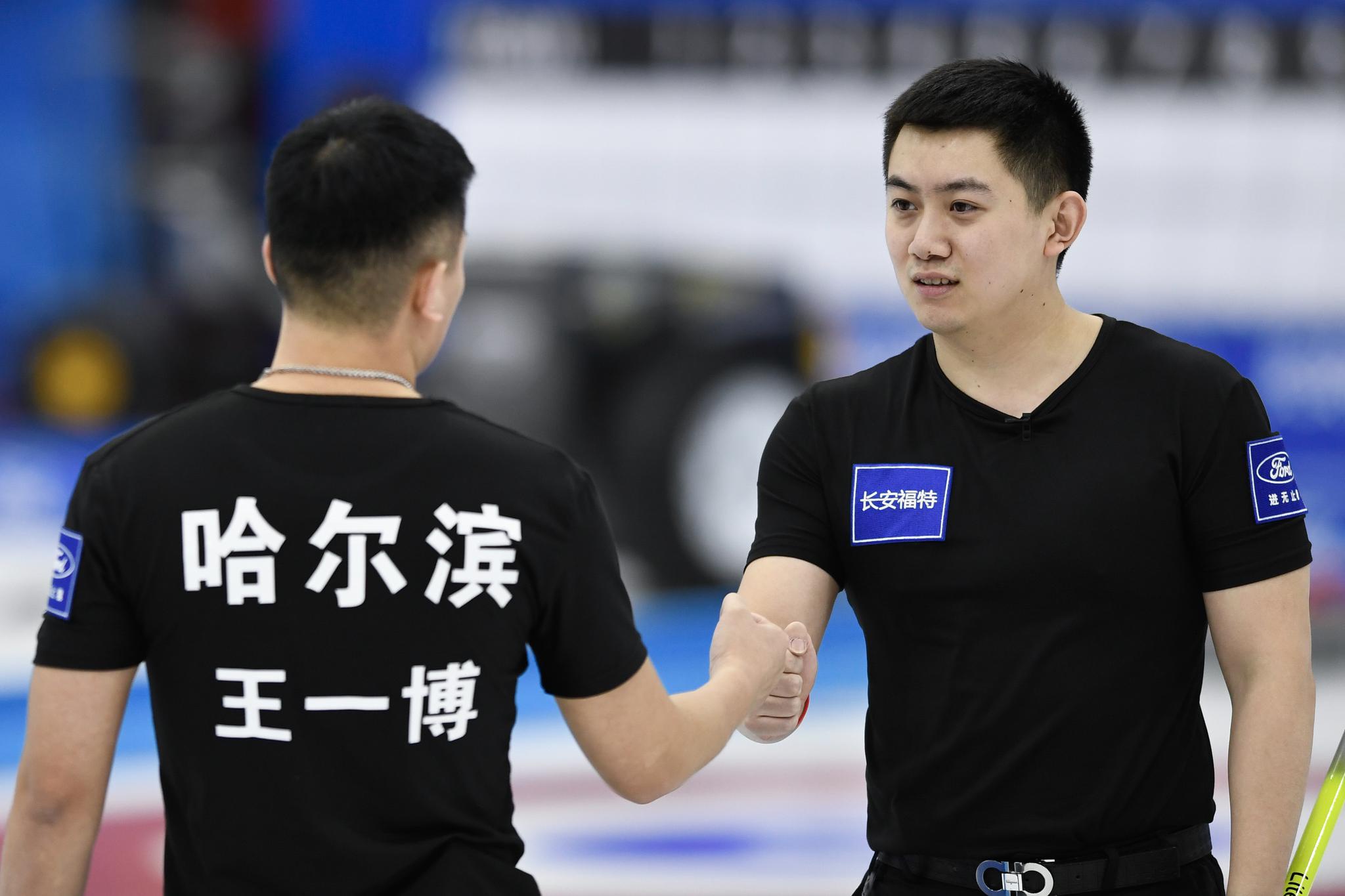 冰壶中国公开赛哈尔滨市队夺得男子团体冠军