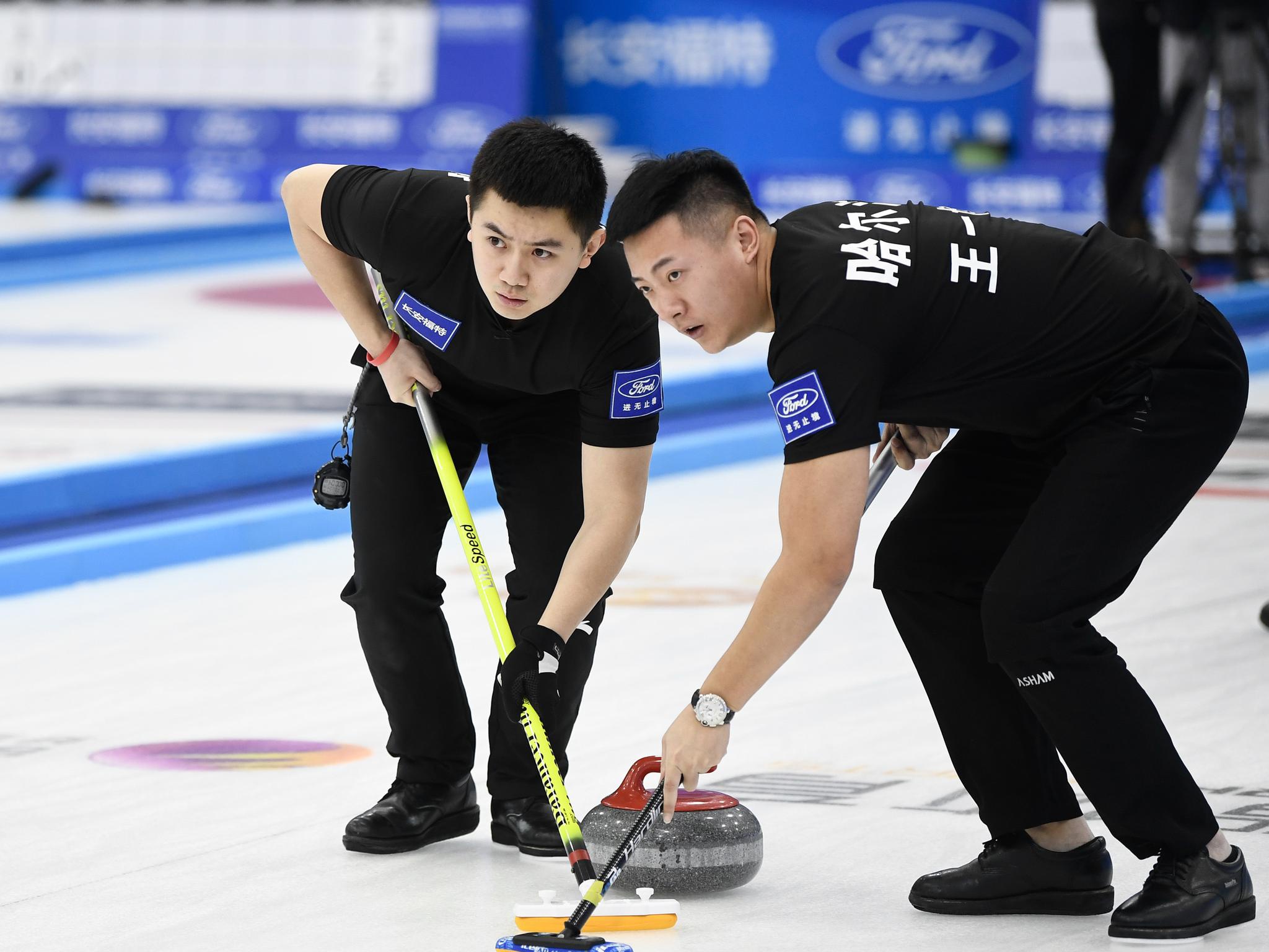 冰壶中国公开赛哈尔滨市队夺得男子团体冠军