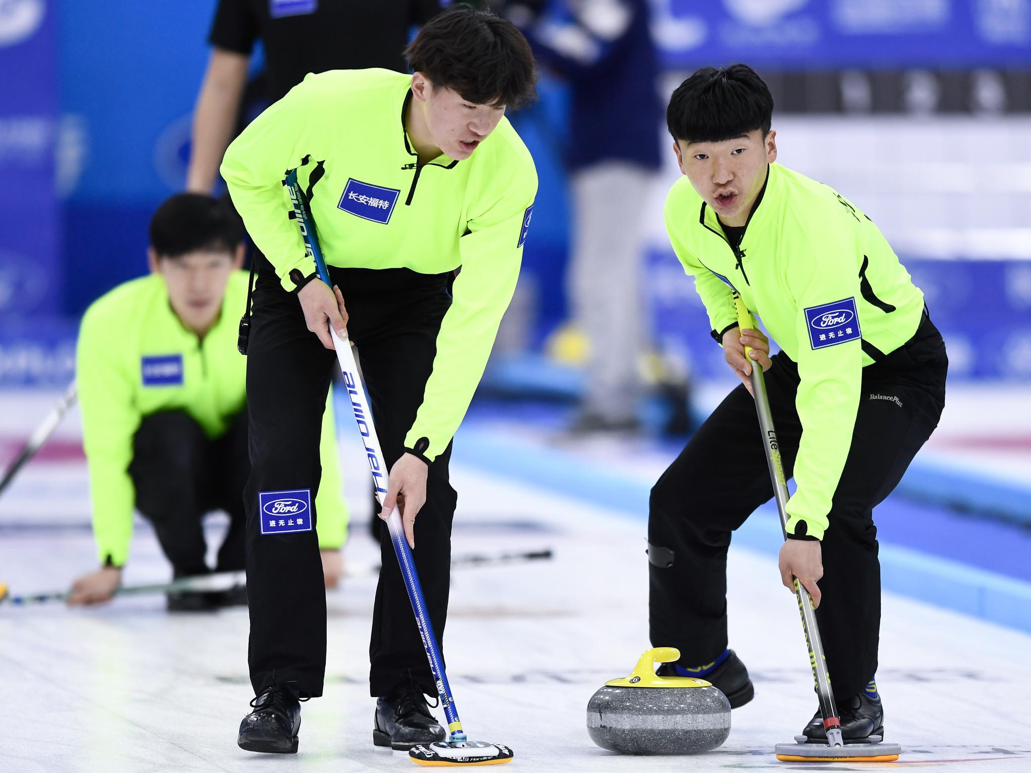 冰壶中国公开赛哈尔滨市队夺得男子团体冠军