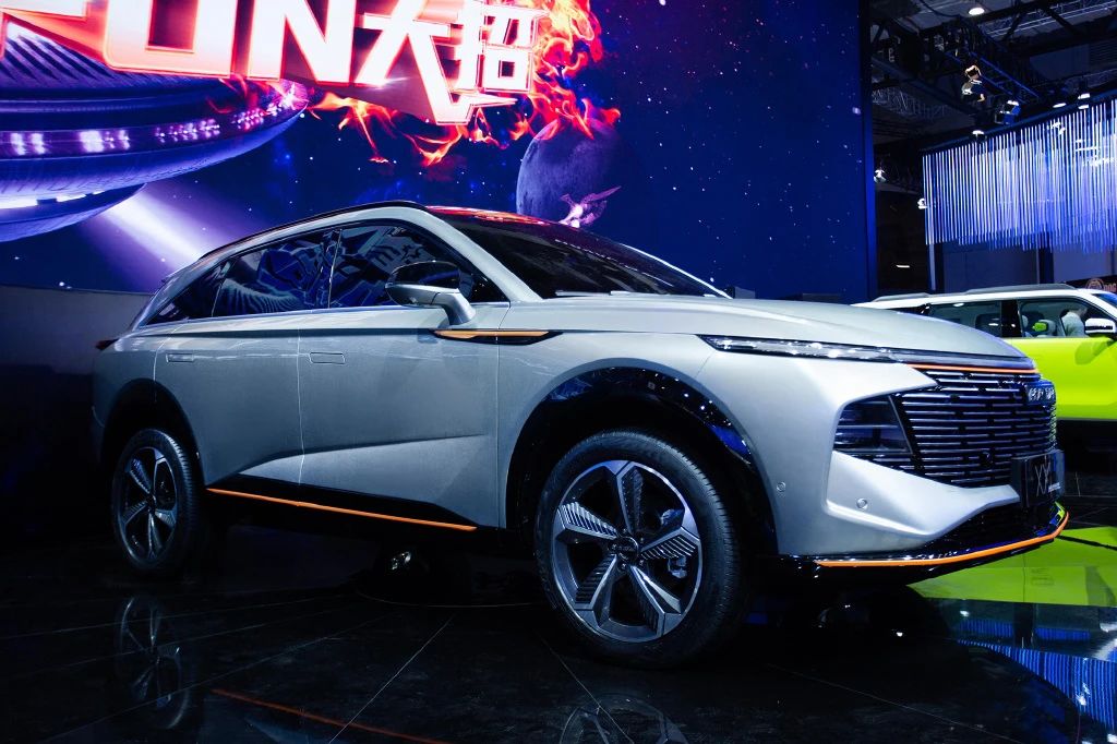 哈弗家族新旗舰suv haval xy概念车亮相上海车展