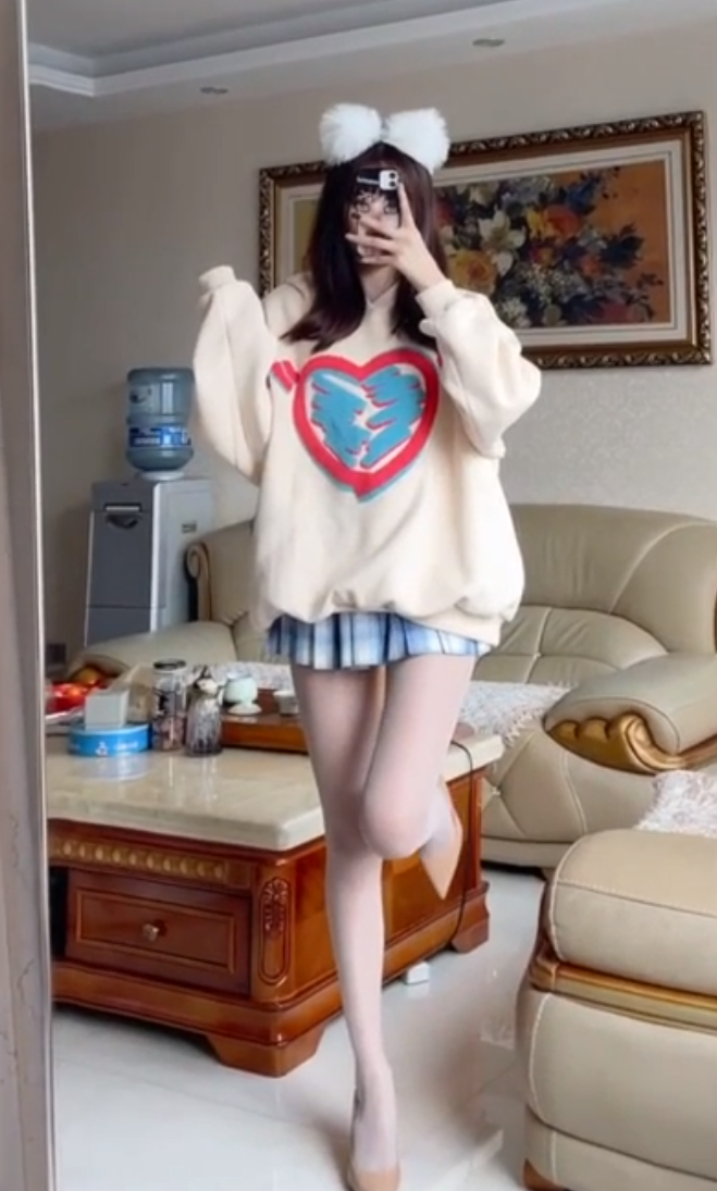 电气鼠的每一则视频多超过百万播放,拥有数万点赞