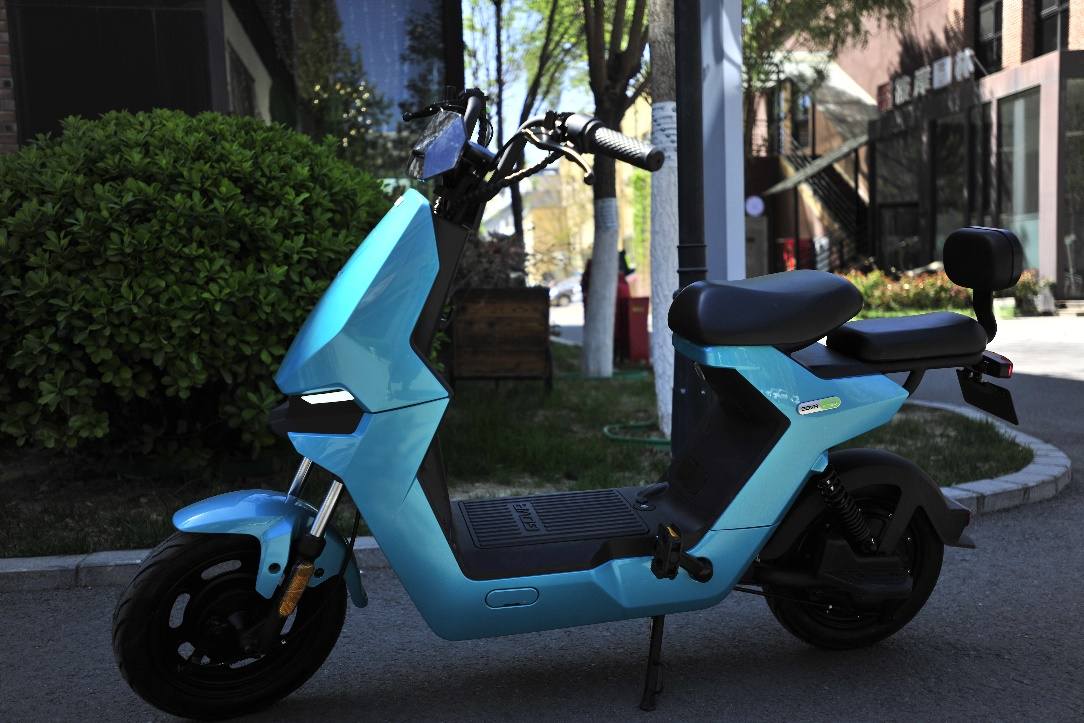 电动车的颜值巅峰小牛电动govaf0静态详解