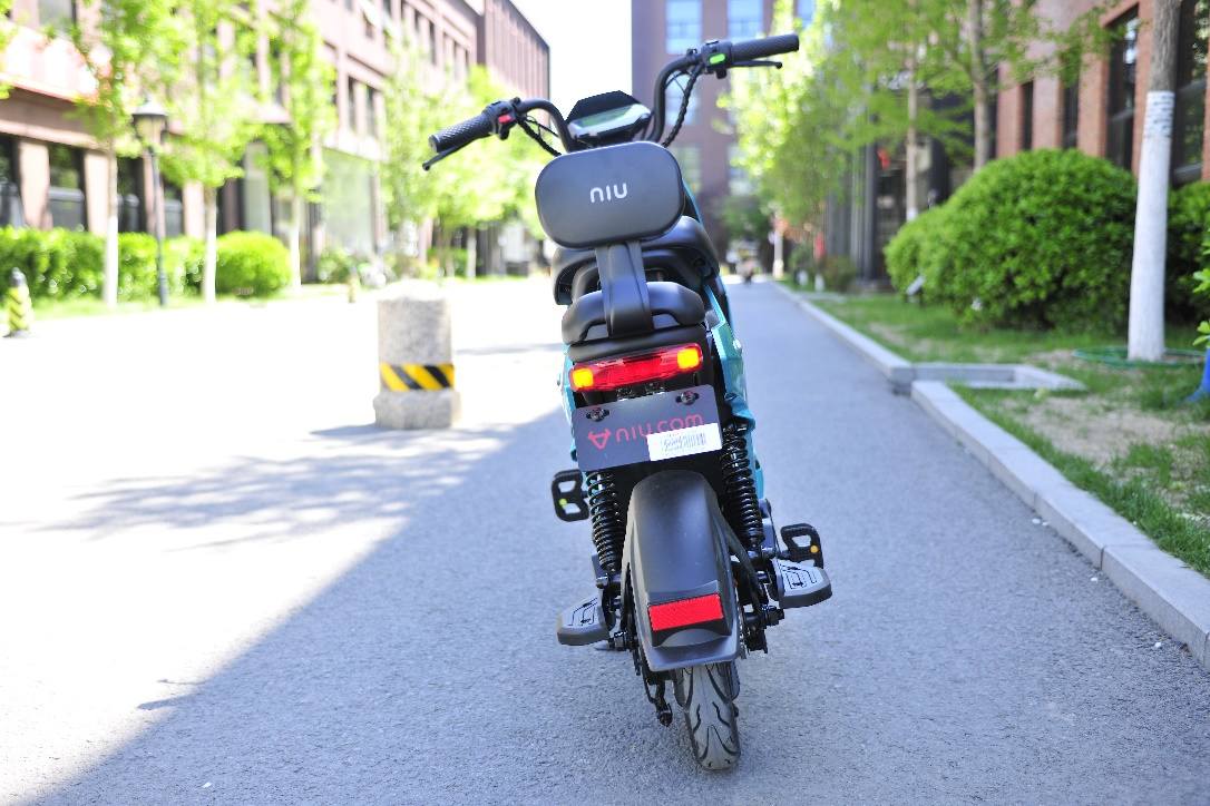 电动车的颜值巅峰小牛电动govaf0静态详解