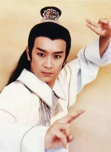 相信许多80后90后的记忆中都有一个"段誉",而饰演段誉的陈浩民现在