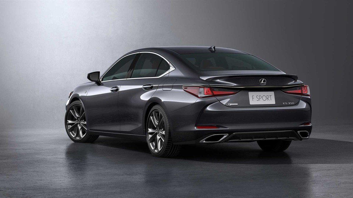 新车速递换装新的后悬架新款雷克萨斯es亮相