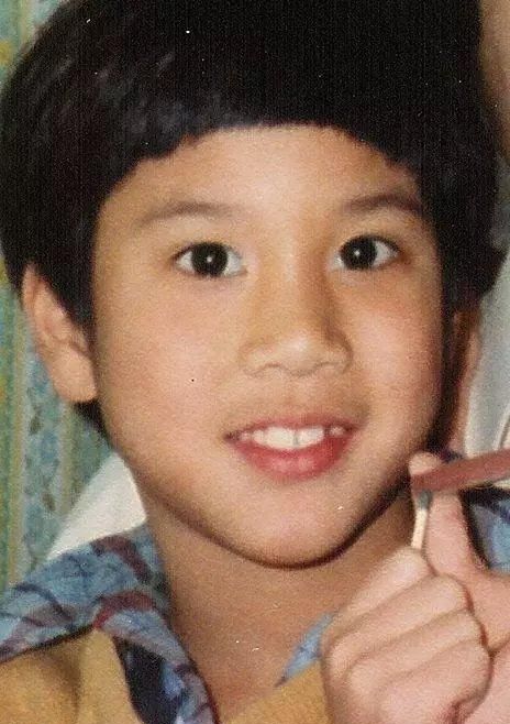 高中的全美联考中获得第一名的成绩,受到总统老布什的接见;弟弟王力凯